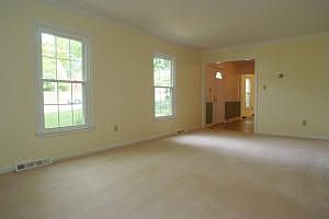 5th image of 6047 Oriole Ln