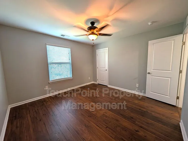 209 Weavers Glenn Pl — Photo 32