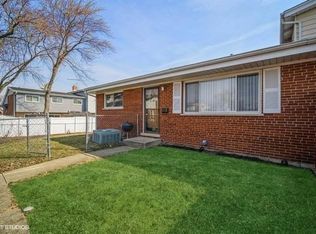 9098 W Emerson St, Des Plaines, IL 60016