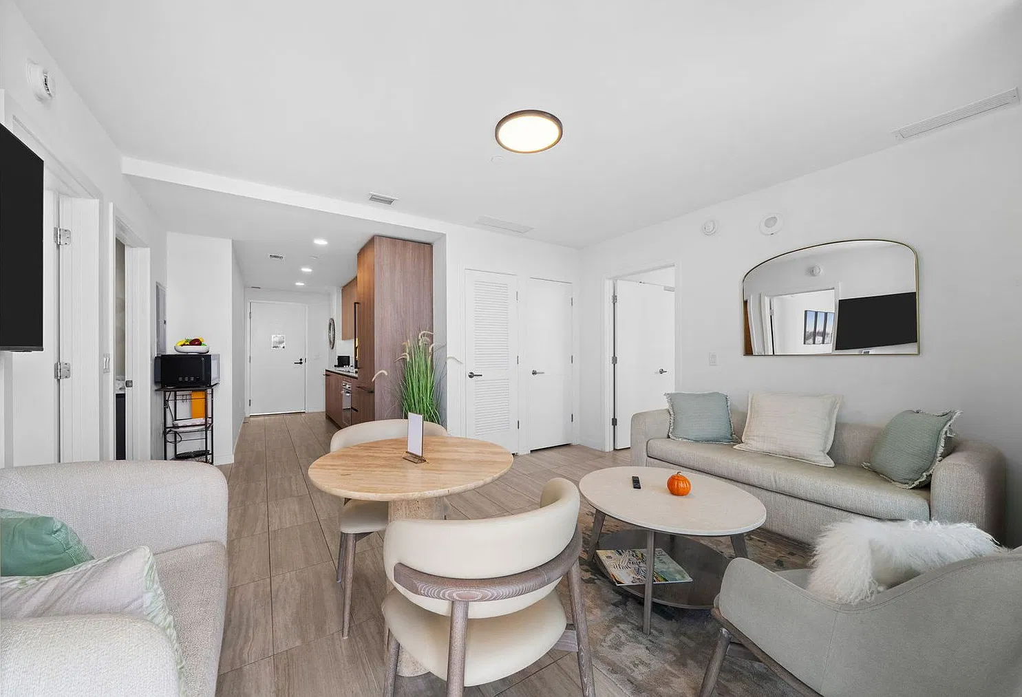 2 bed, 2.0 bath, 839 sqft, $17,608 — Photo 1
