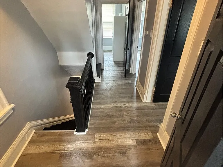 247 Rochelle St — Photo 11