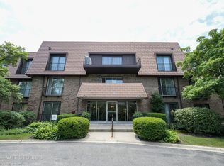 4000 Dundee Rd APT 305, Northbrook, IL 60062