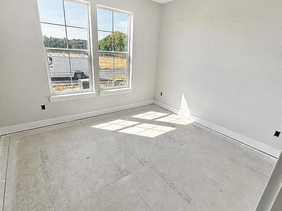 4th image of 950 W Washington St