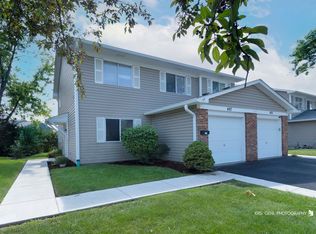 497 Dakota Ct, Carol Stream, IL 60188