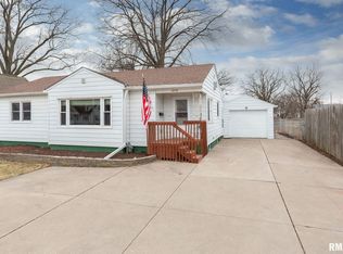 2018 30th St, Rock Island, IL 61201