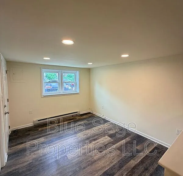 2D E Manoa Rd #C — Photo 6