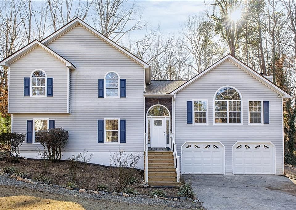 1st image of 204 Queensbury Ct