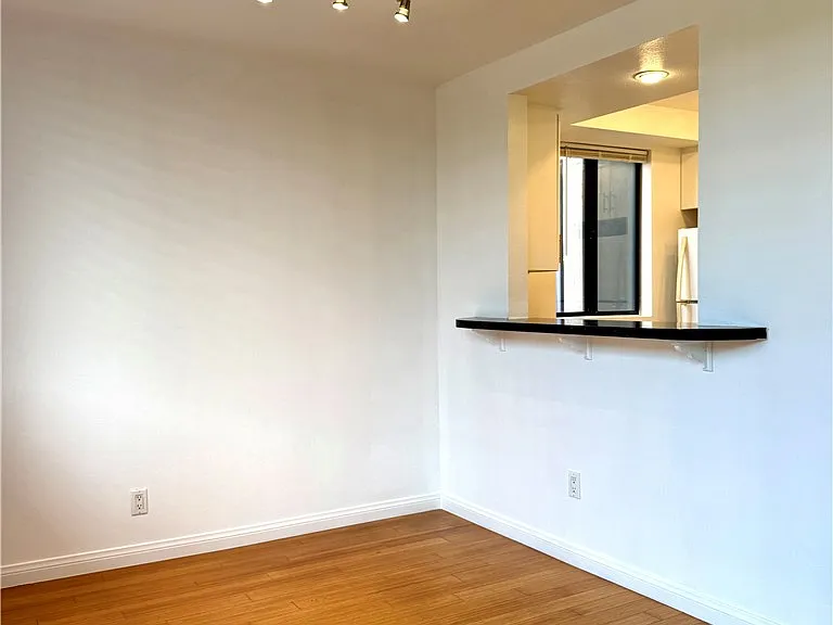 7826 Topanga Canyon Blvd #109 — Photo 7