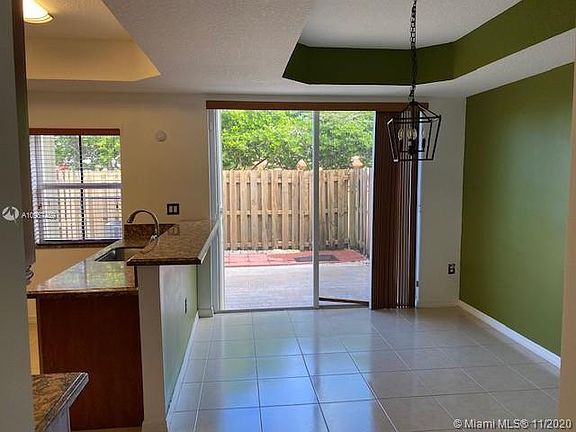 4th image of 5815 Siena Ln #701