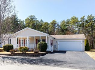 8 Willow Bend Blvd, Plymouth, MA 02360