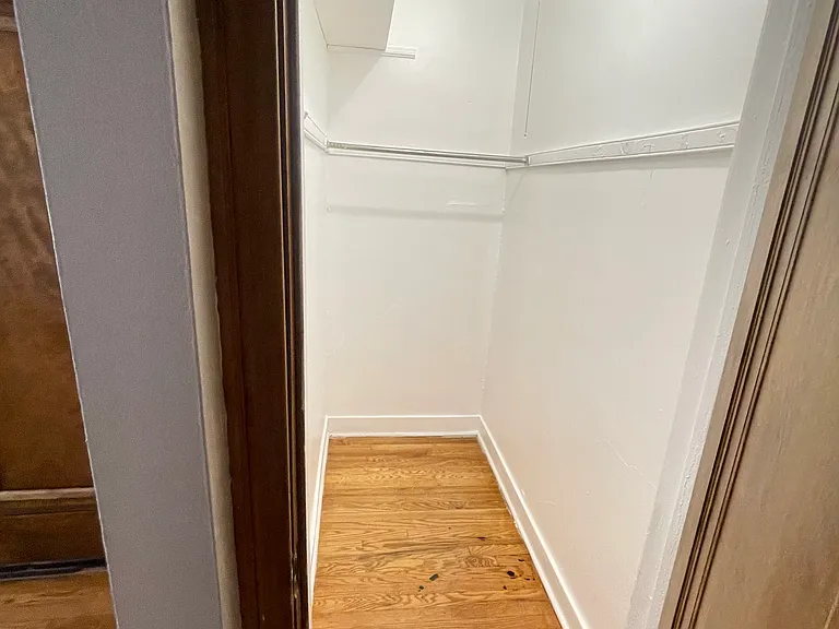 4518 W George St #1 — Photo 9