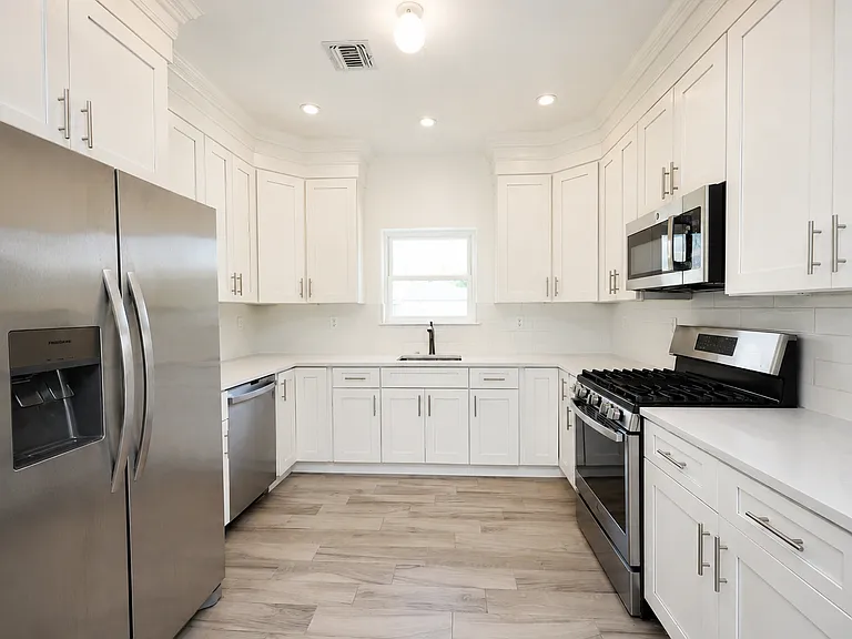 25 Knesel St #2 — Photo 7