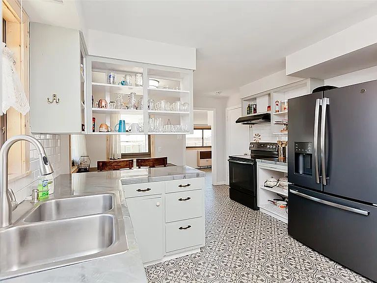 1st image of 1523 Orchard Ave