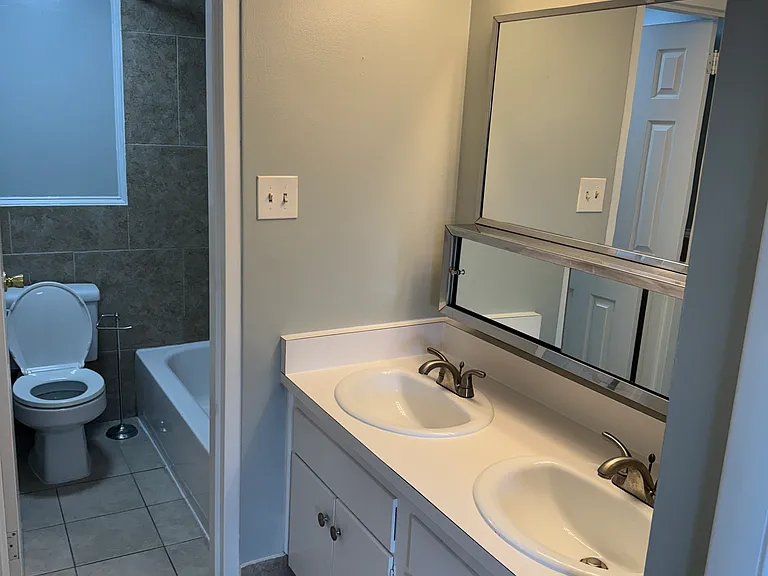 701 E Bayaud Ave #9 — Photo 16