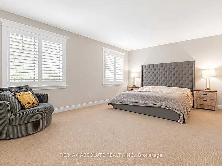 26 Cypress Gdns — Photo 4