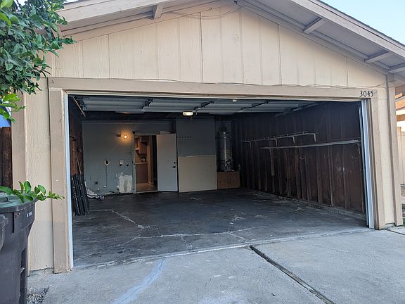 3rd image of 3045 Wentworth Dr