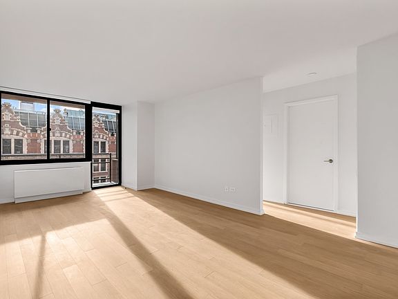 3rd image of 200 W 60th St APT 4H
