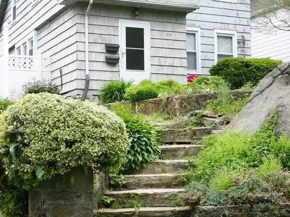 28 Locust St, Greenwich, CT 06830