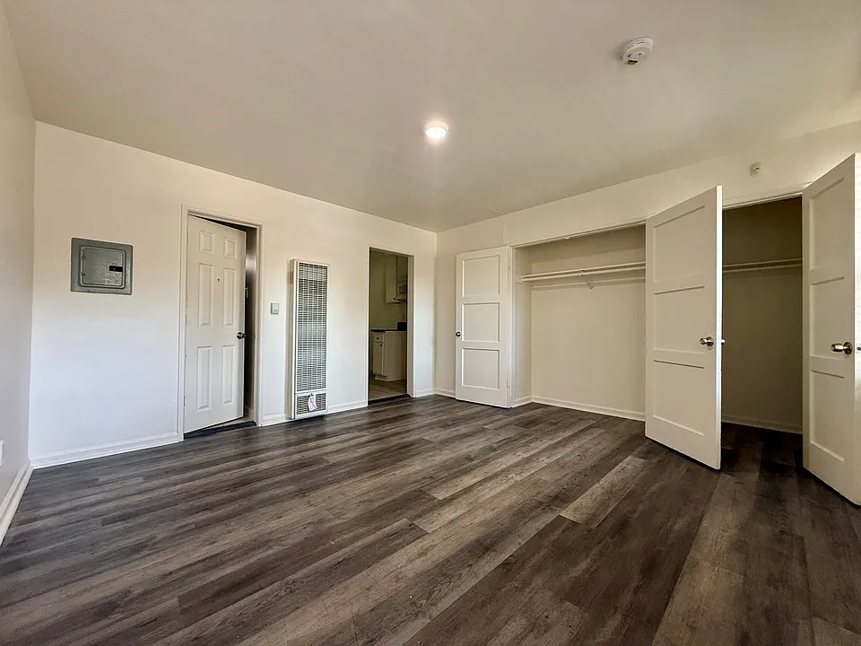 310 Lime Ave #11
