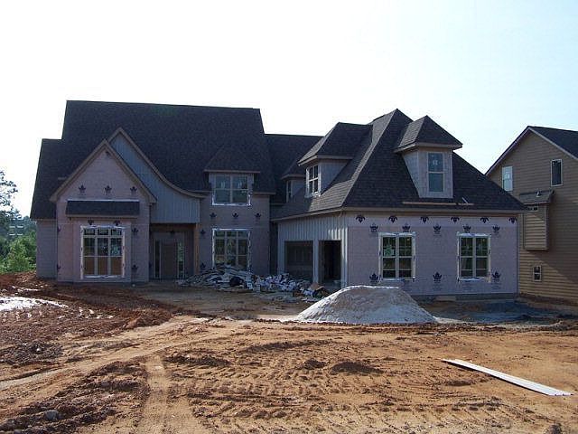 1st image of 33 Bradley Dr