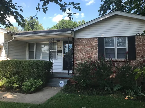 1115 E 48th Pl Photo 1