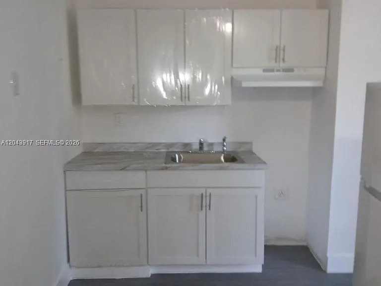 1003 SW 15th Ave #6 — Photo 2