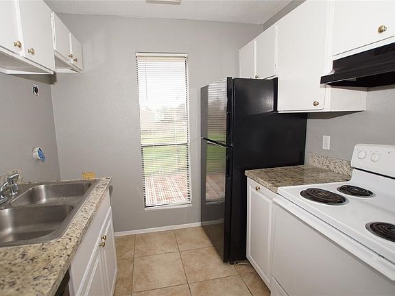 5th image of 8405 Wilcrest Dr APT 1902