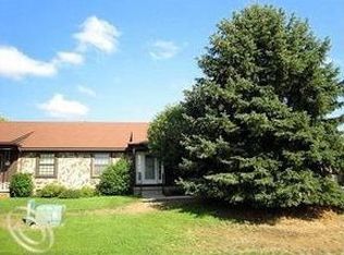 11791 Shenandoah Dr, South Lyon, MI 48178