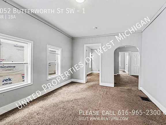 4th image of 1052 Butterworth St SW #1