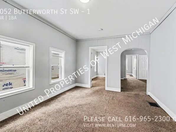 1052 Butterworth St SW #1, Grand Rapids, MI 49504