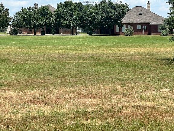 3rd image of 16-17 Golfview Dr