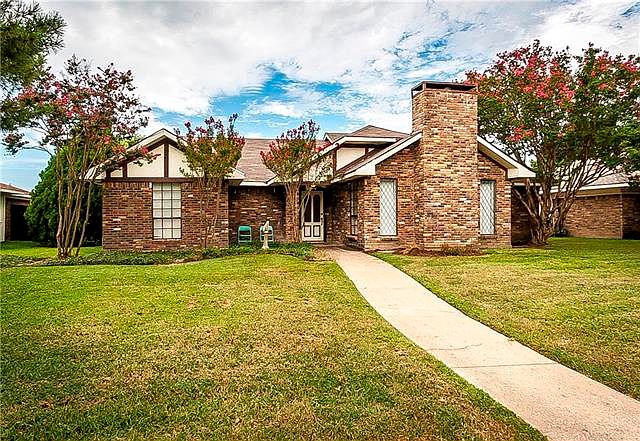 1st image of 3928 Medina Dr