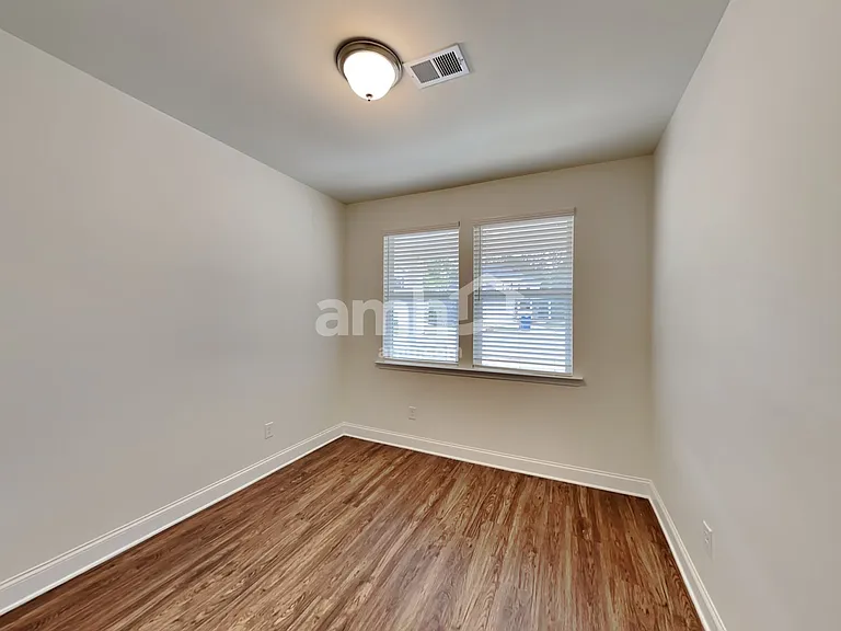 597 Slew Dr — Photo 13