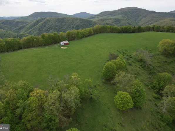 4213 Straders Run Rd, Seneca Rocks, WV 26884