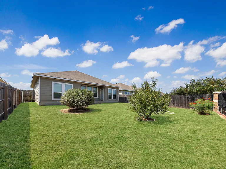 7508 Hudson Grove Dr — Photo 22