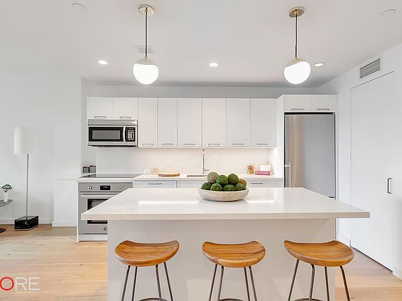 4th image of 211 W 29th St APT 21A