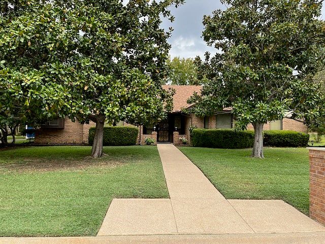 1st image of 2205 Pembrooke Pl