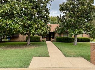 2205 Pembrooke Pl, Denton, TX 76205