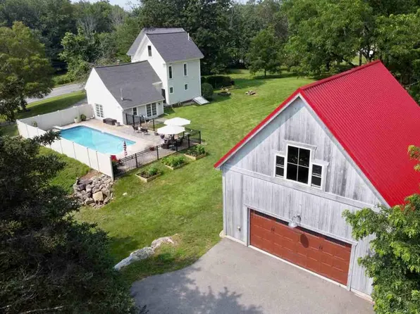 56 East Road, Hampstead, NH 03841