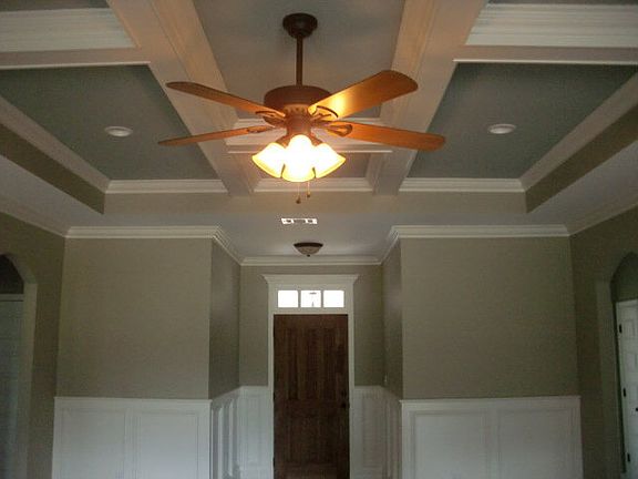 4th image of 2073 Holland Cir