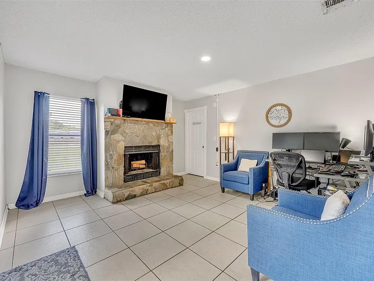 832 Valnera Ct — Photo 12