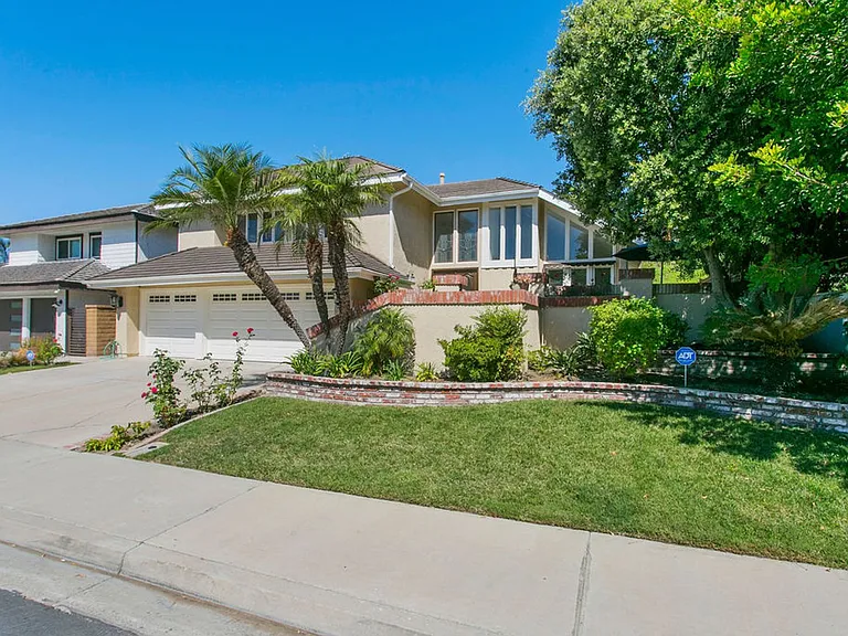 28602 Silverton Dr — Photo 6