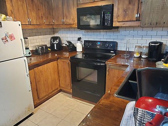 3rd image of 1 Sycamore Ln