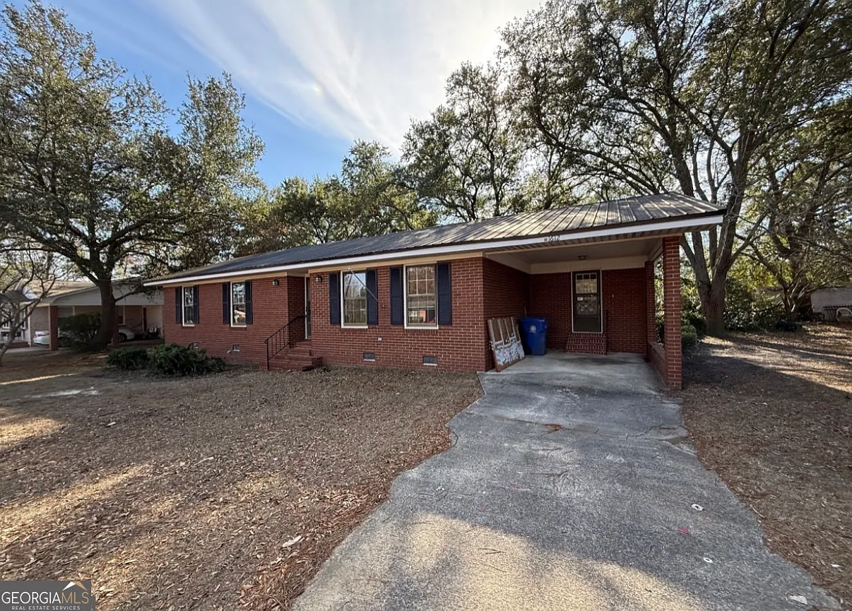 3 bed, 2.0 bath, 1659 sqft, $1,750 — Photo 3