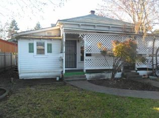 732 SW 5th St APT B, Grants Pass, OR 97526