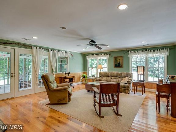Reclaimed oak fence board flooring
