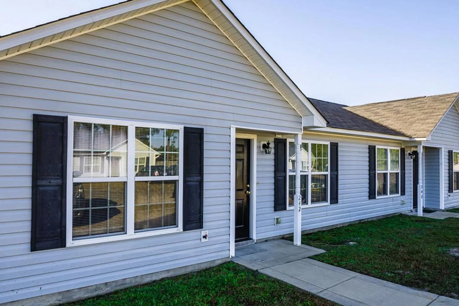 2 bed, 1050 sqft, $1,195 — Photo 3
