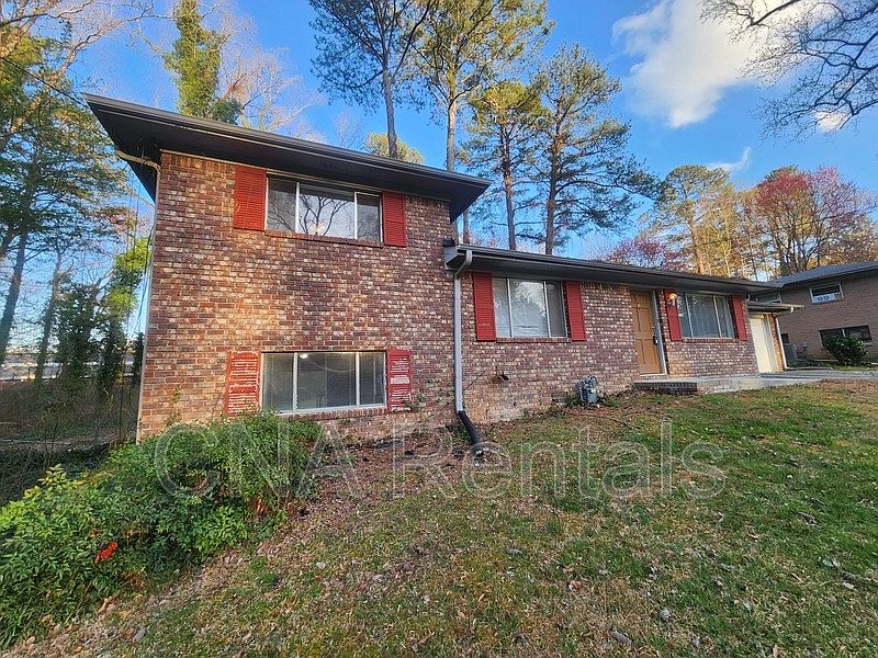 1st image of 3146 Vandiver Dr