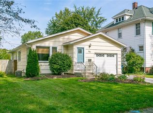 90 Leland Rd, Rochester, NY 14617