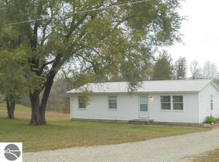 597 Cedardale Rd, Rose City, MI 48654